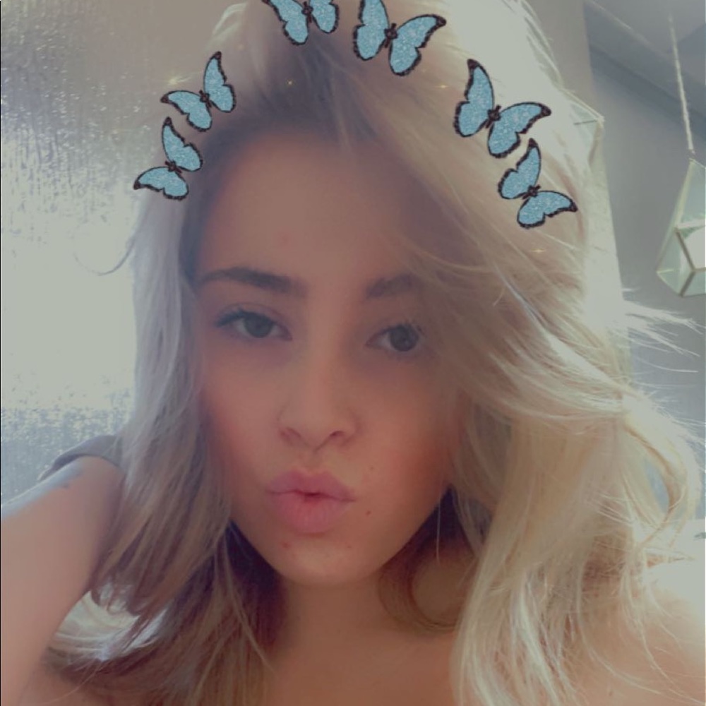 Meet your Posher, Alyssa